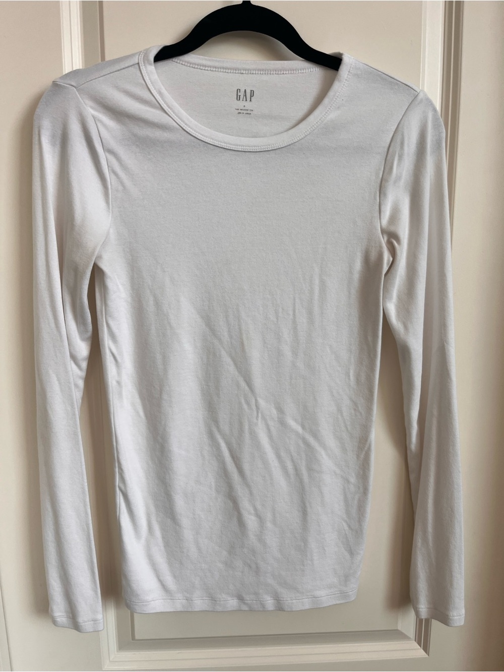 Gap long sleeve tee